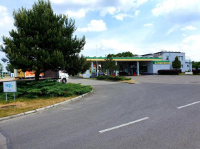 motel na stacji paliw, Ustronie Morskie